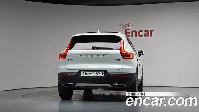 Volvo XC40 2020 thumb 9