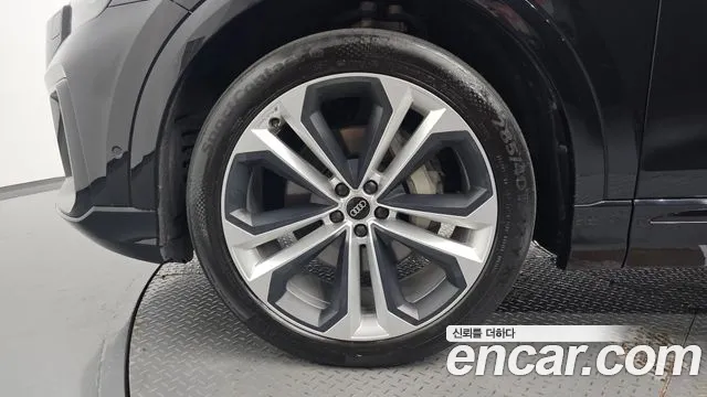 Audi Q8 2025 thumb 6