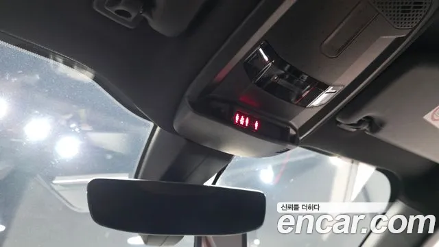 Peugeot 2008 2021 thumb 5