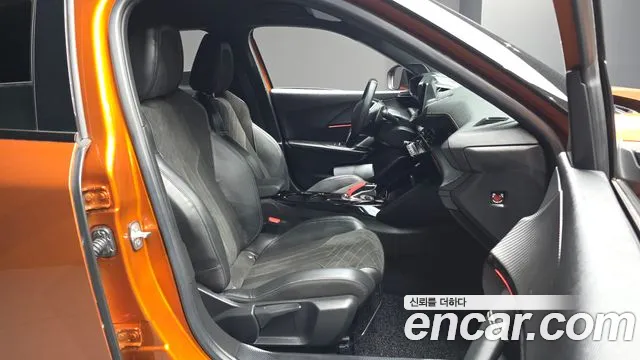 Peugeot 2008 2021 thumb 4