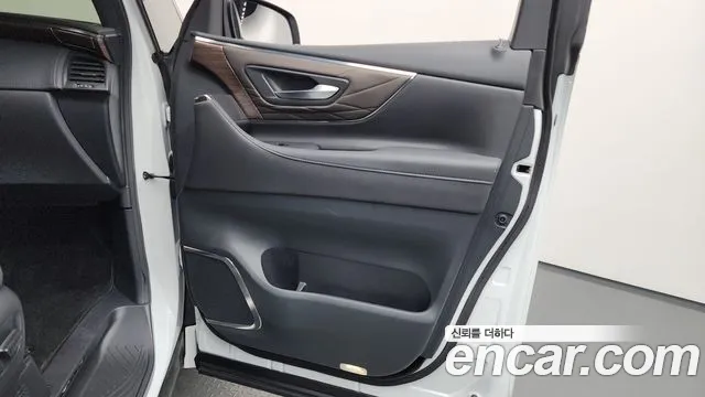 Toyota Alphard 2024 thumb 10