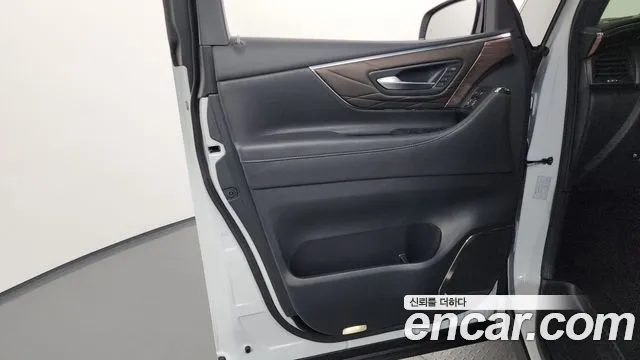Toyota Alphard 2024 thumb 4