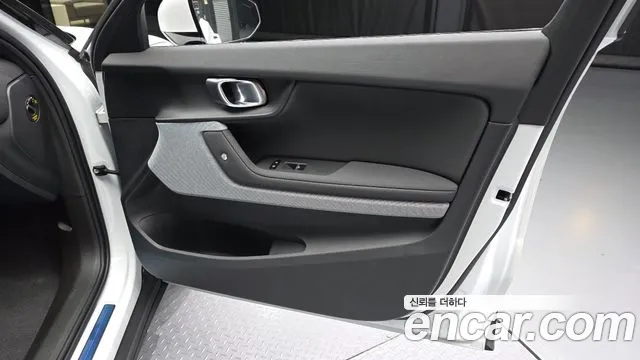 Polestar 2 2023 thumb 12