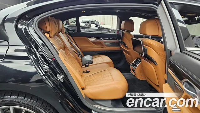 BMW 7 серии 2020 thumb 2