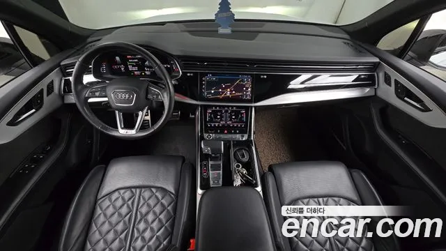 Audi Q7 2021 thumb 4