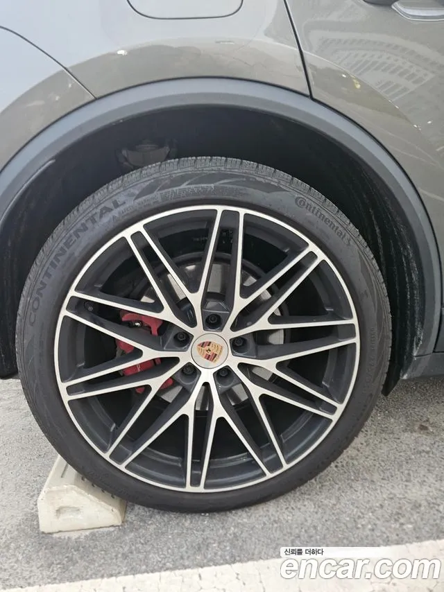 Porsche Macan 2025 thumb 5