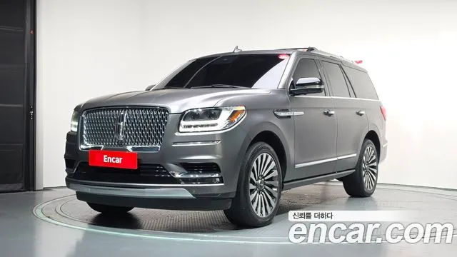 Lincoln Navigator 2021 thumb 12