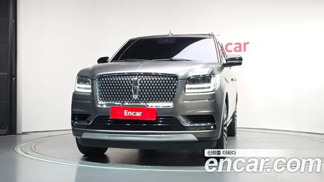 Lincoln Navigator 2021 thumb 6