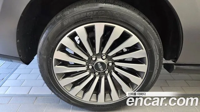 Lincoln Navigator 2021 thumb 8