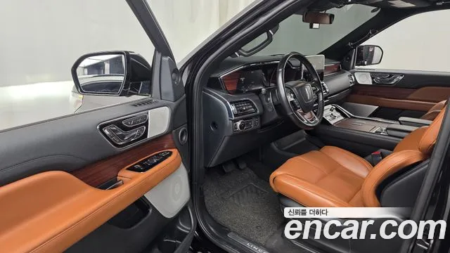 Lincoln Navigator 2021 thumb 11