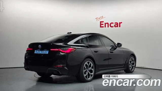 BMW i4 2023 thumb 6