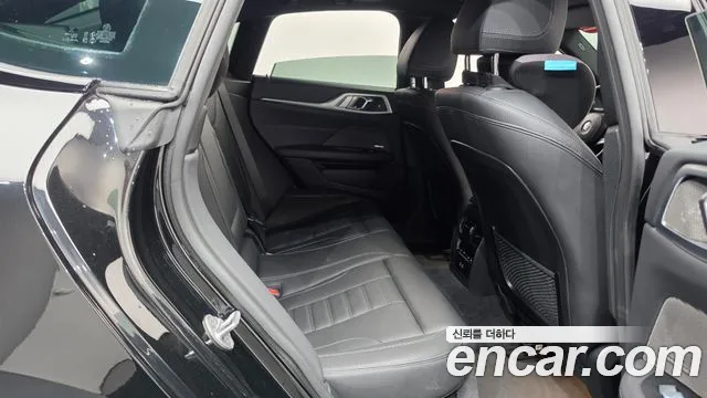 BMW i4 2023 thumb 5