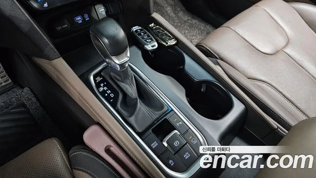 Hyundai Santa Fe 2019 thumb 9