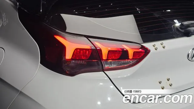 Hyundai Veloster 2019 thumb 9