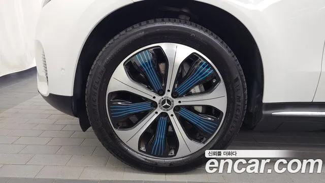 Mercedes-Benz EQC 2020 thumb 3