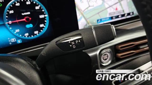 Mercedes-Benz EQC 2020 thumb 9