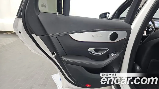 Mercedes-Benz EQC 2020 thumb 5