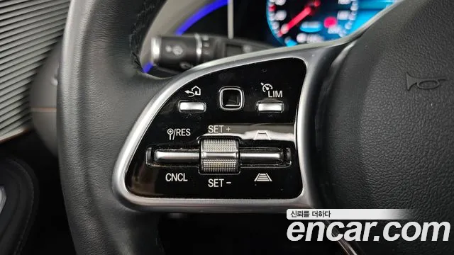 Mercedes-Benz EQC 2020 thumb 6