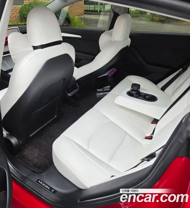 Tesla Model 3 2022 thumb 9