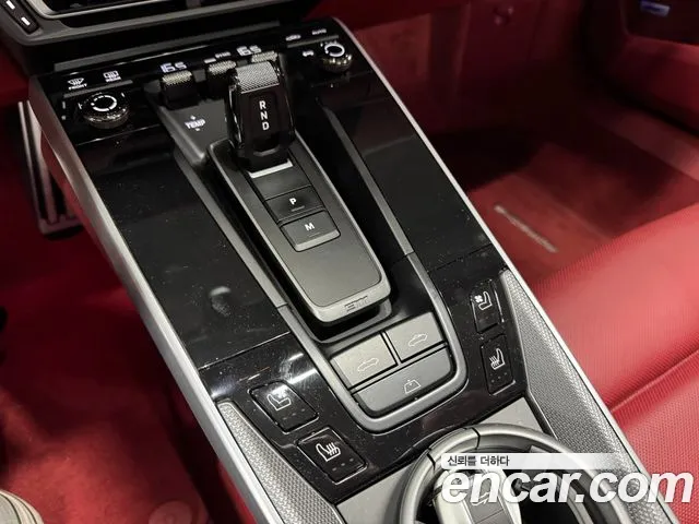Porsche 911 2020 thumb 8