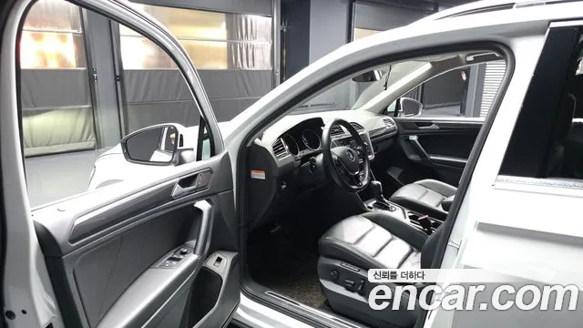 Volkswagen Tiguan 2020 thumb 8