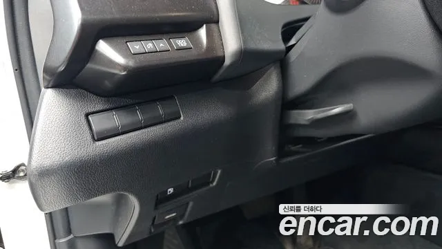 Lexus UX 2019 thumb 9