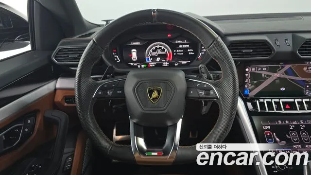 Lamborghini Urus 2020 thumb 11