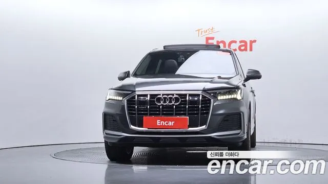 Audi Q7 2021 thumb 6