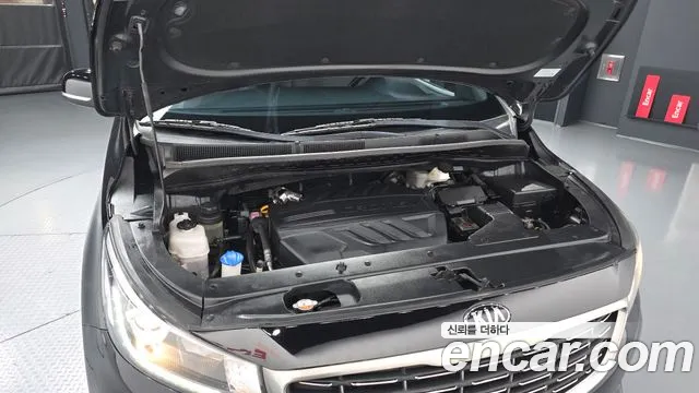 Kia Carnival 2019 thumb 2