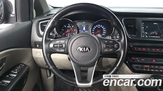 Kia Carnival 2019 thumb 9