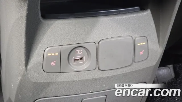 Kia Carnival 2019 thumb 4