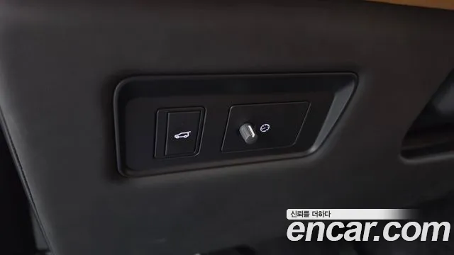 Land Rover Range Rover 2020 thumb 2