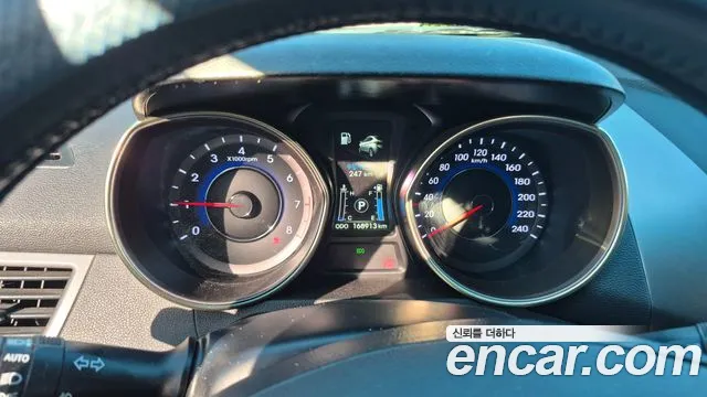 Hyundai Avante 2010 thumb 5