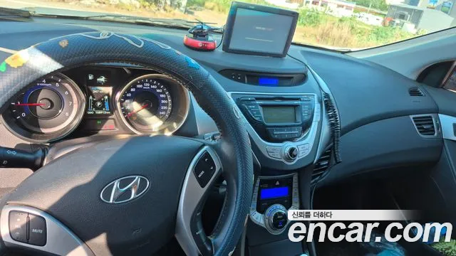 Hyundai Avante 2010 thumb 6