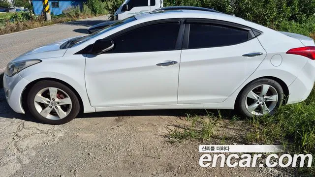 Hyundai Avante 2010 thumb 7