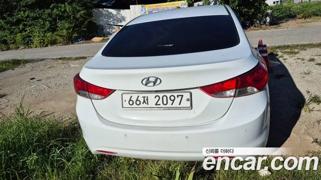 Hyundai Avante 2010 thumb 9