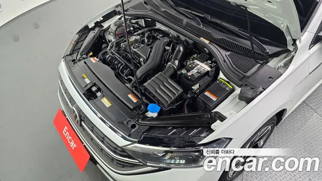 Volkswagen Jetta 2023 thumb 6