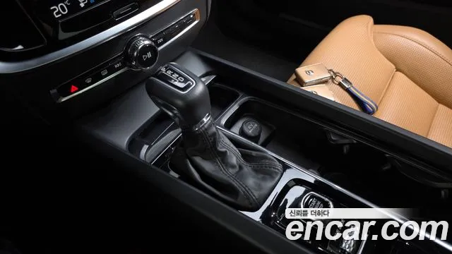 Volvo V60 2019 thumb 2