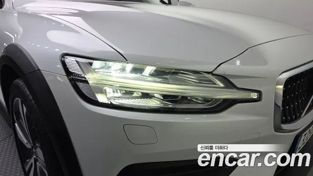 Volvo V60 2019 thumb 6