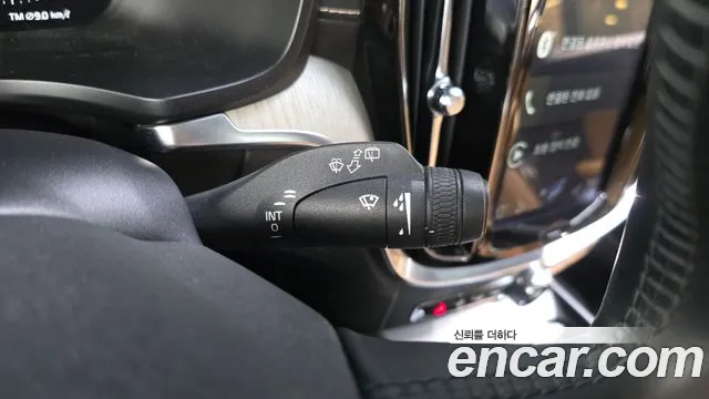 Volvo V60 2019 thumb 11