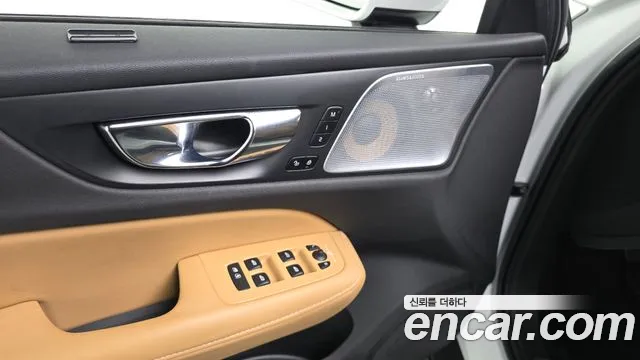 Volvo V60 2019 thumb 9