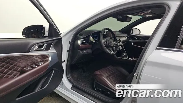 Genesis G70 2022 thumb 2