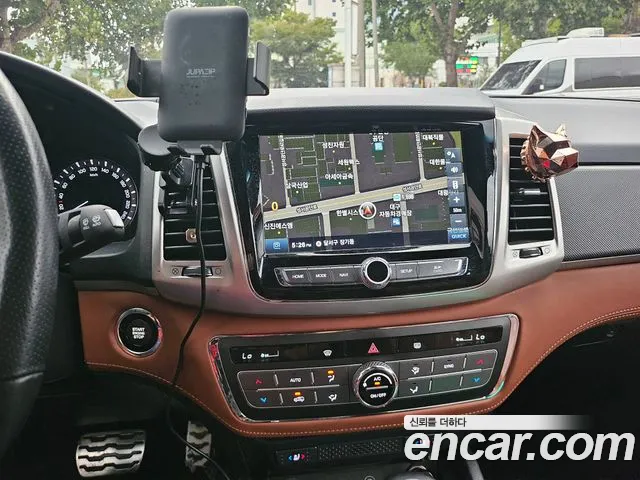 KG_Mobility_Ssangyong Rexton 2019 thumb 6