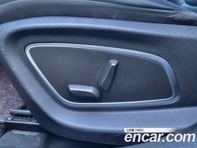 Renault Megane 2019 thumb 3