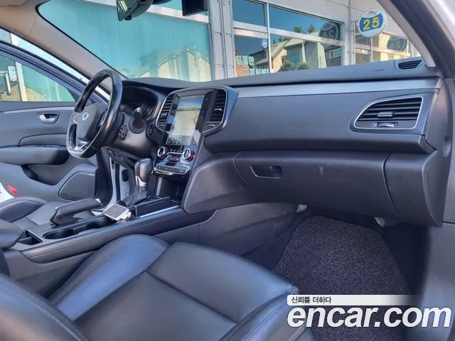 Renault Megane 2019 thumb 10