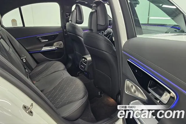 Mercedes-Benz E-Класс 2025 thumb 2