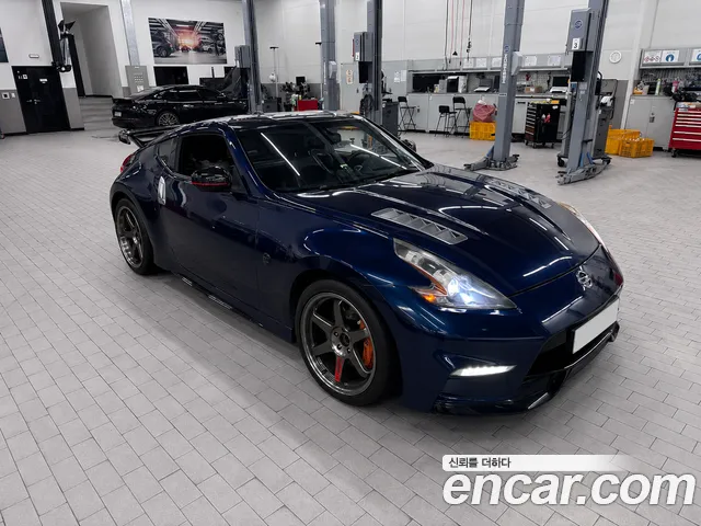 Nissan 370Z 2009 thumb 2