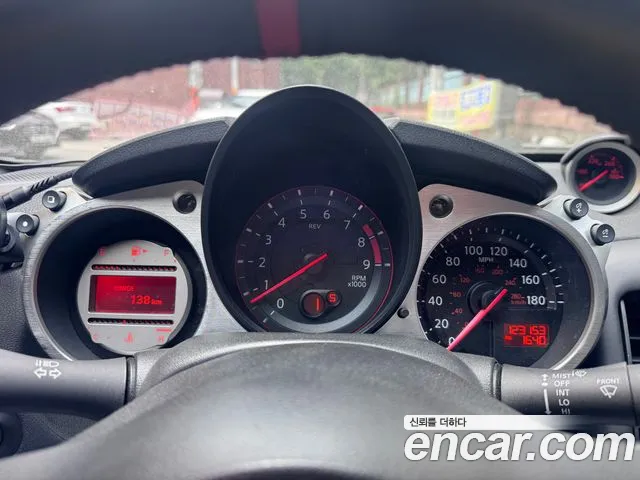 Nissan 370Z 2009 thumb 8