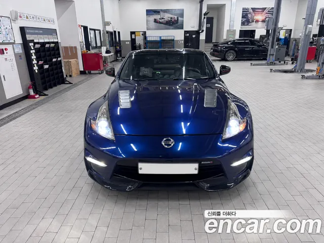 Nissan 370Z 2009 thumb 12