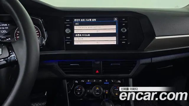 Volkswagen Jetta 2020 thumb 11
